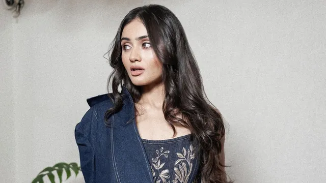 shaitaan-actress-janki-bodiwala-talks-about-working-with-ajay-devgn-and-r-madhavan-gives-deets-about-vash-vivash-level-2