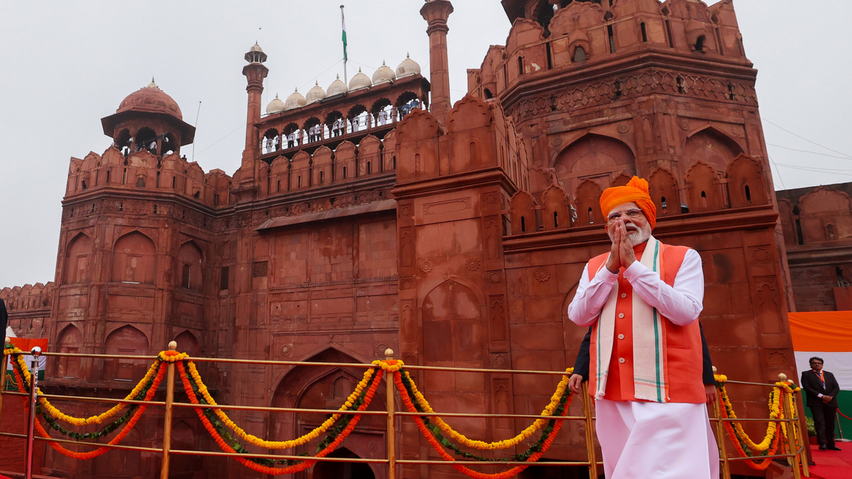 pm-modi-breaks-his-iday-speech-record-delivers-103minute-address-longest-independence-day-speech-from-red-fort