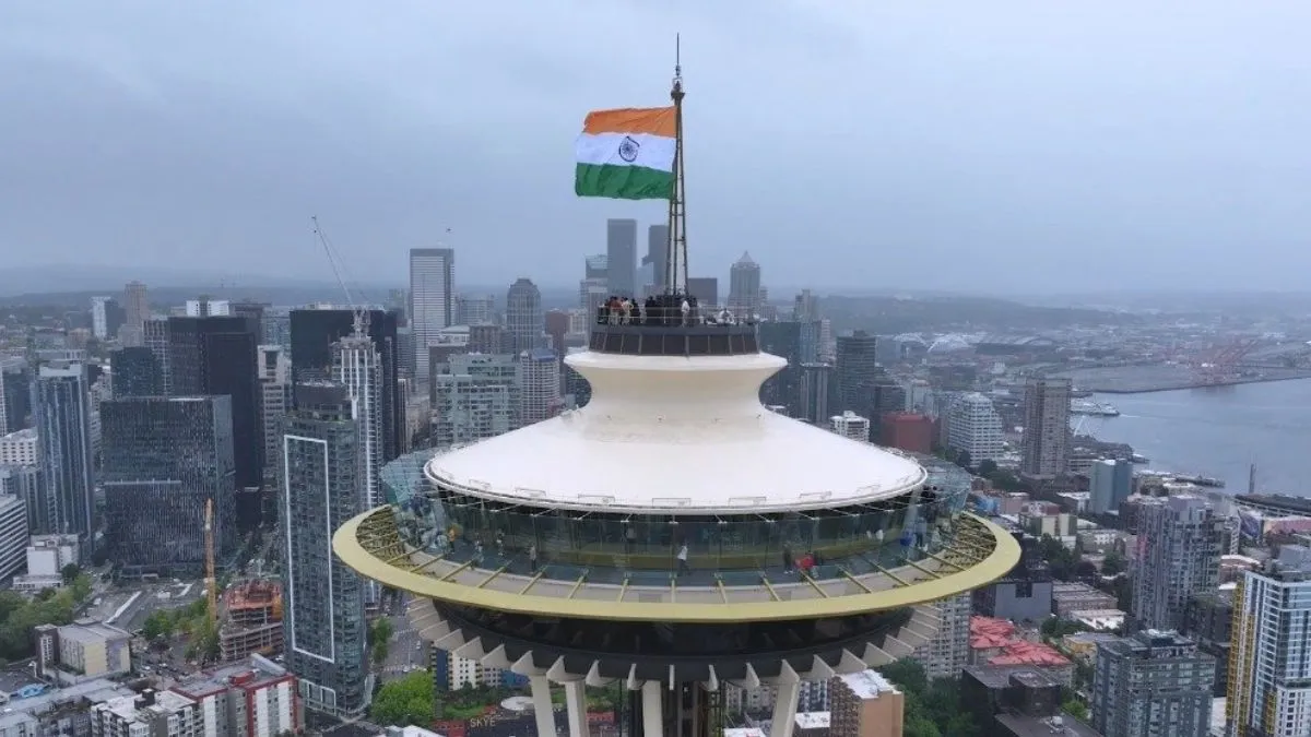 indian-american-community-celebrates-79th-independence-day-hoists-tricolour-for-first-time-at-seattle-space-needle-video