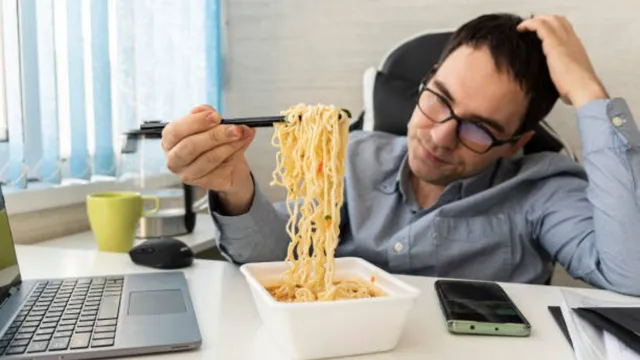 sotsukon-japan-marriage-graduation-trend-leaves-man-apart-from-his-wife-ends-up-eating-instant-noodles-daily