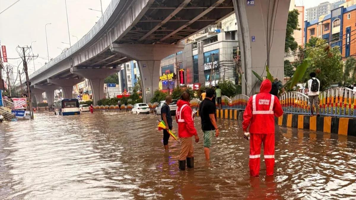 telangana-weather-update-orange-alert-in-nizamabad-bkothagudem-6-other-districts-as-rain-to-intensify-imd-forecast