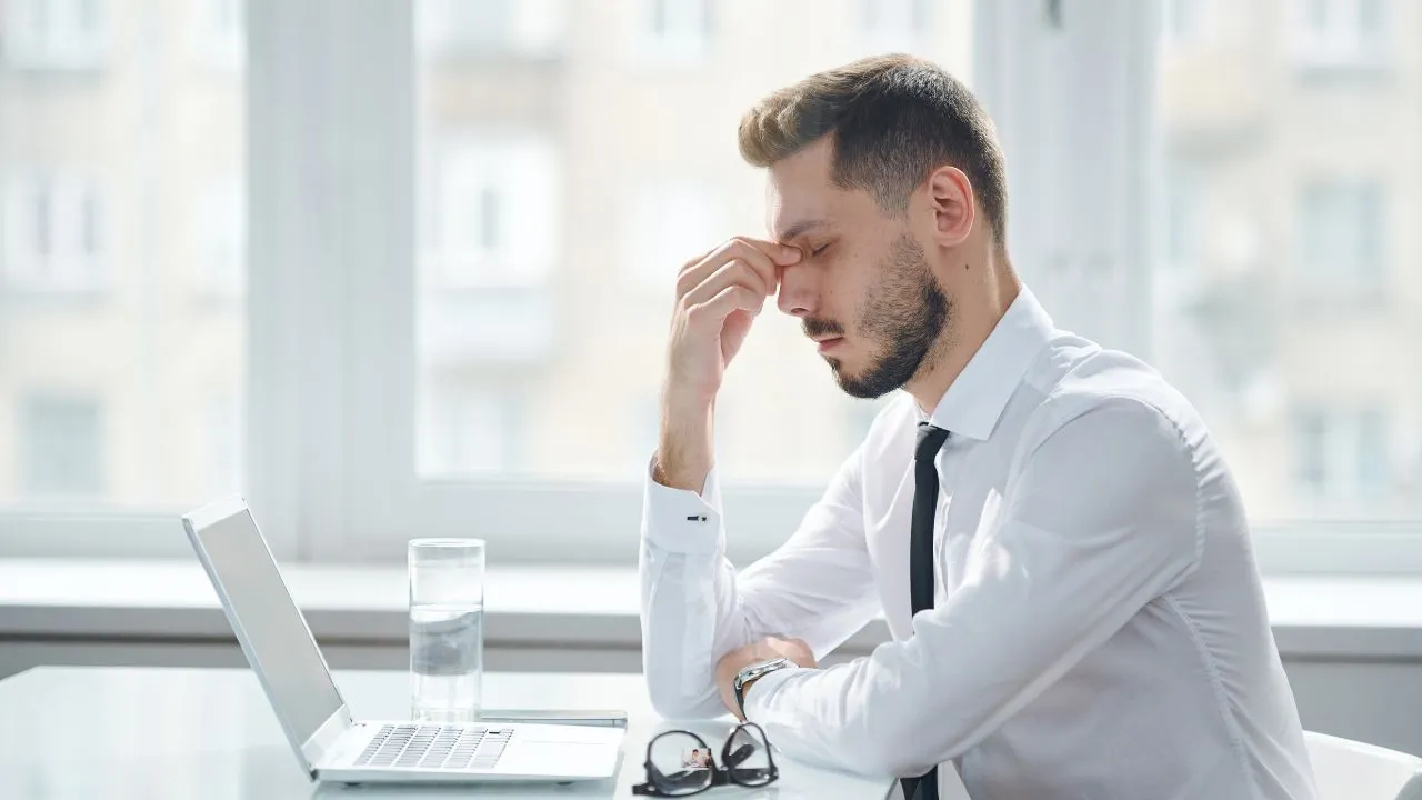 software-engineer-with-30-lpa-salary-battles-anxiety-and-burnout-within-a-year-of-starting-job-says-the-work-pressure-is-extreme
