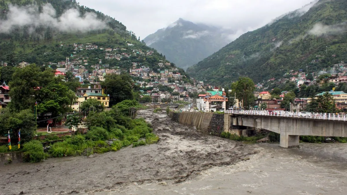 himachal-weather-news-chandigarh-manali-highway-blocked-heavy-rain-in-shimla-kangra-kullu-weather-news