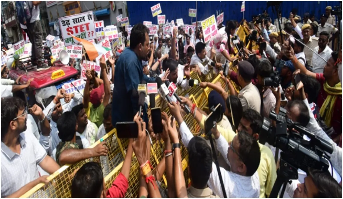 bihar-aspirants-protest-in-patna-block-dak-bungalow-crossing-over-stet-btet-librarian-exams-delay