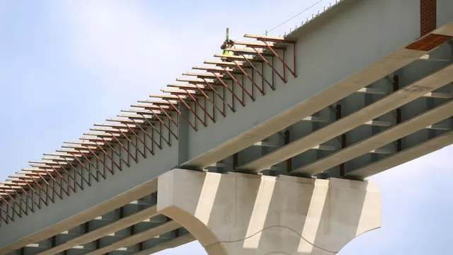 bengaluru-ejipura-flyover-update-construction-work-halted-after-cracked-concrete-slab-falls-on-auto