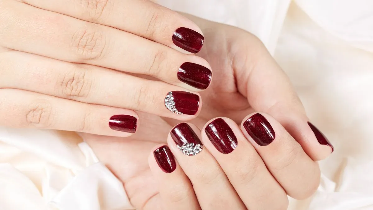discover-5-trendy-colours-that-make-short-nails-look-insanely-chic