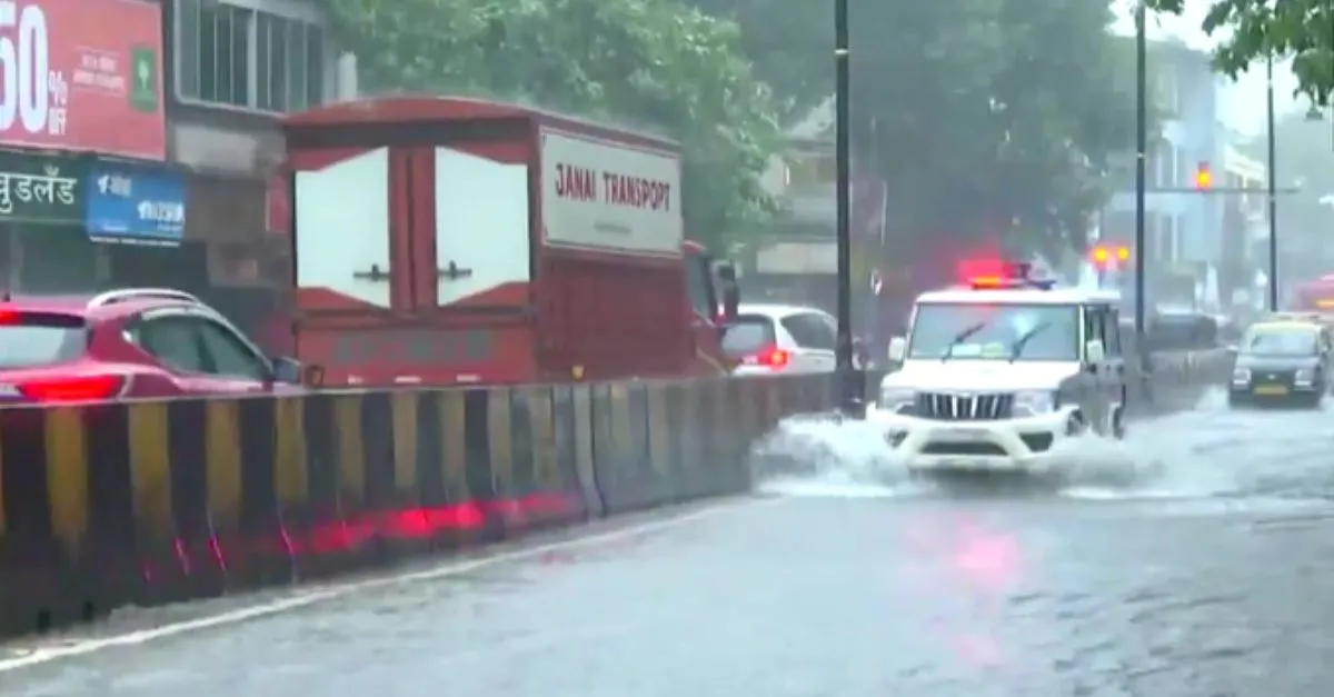 mumbai-rain-bmc-declares-holiday-wfh-for-private-offices-on-aug-19-amid-imd-red-alert-for-heavy-rainfall