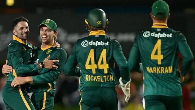 south-africa-national-cricket-team-vs-australian-mens-cricket-team-match-scorecard-keshav-maharaj-mitchell-marsh-aiden-markram-sa-vs-aus-1st-odi-result-cairns-stadium