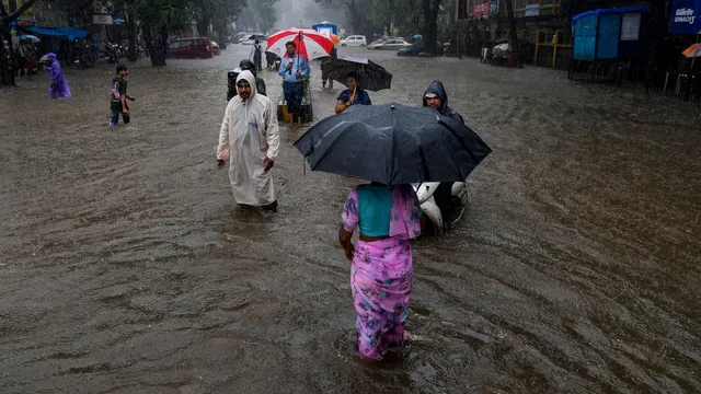 mumbai-rains-will-offices-remain-closed-today-latest-weather-update-amid-heavy-rainfall-in-mumbai-waterlogging-reported