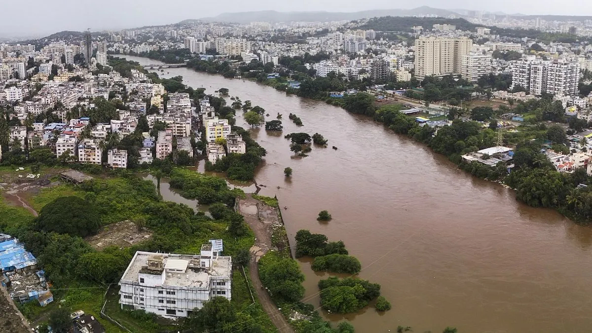Pune Weather: Heavy Rain Continues, IMD Issues Red Alert Till August 21 | Check 7-Day Forecast