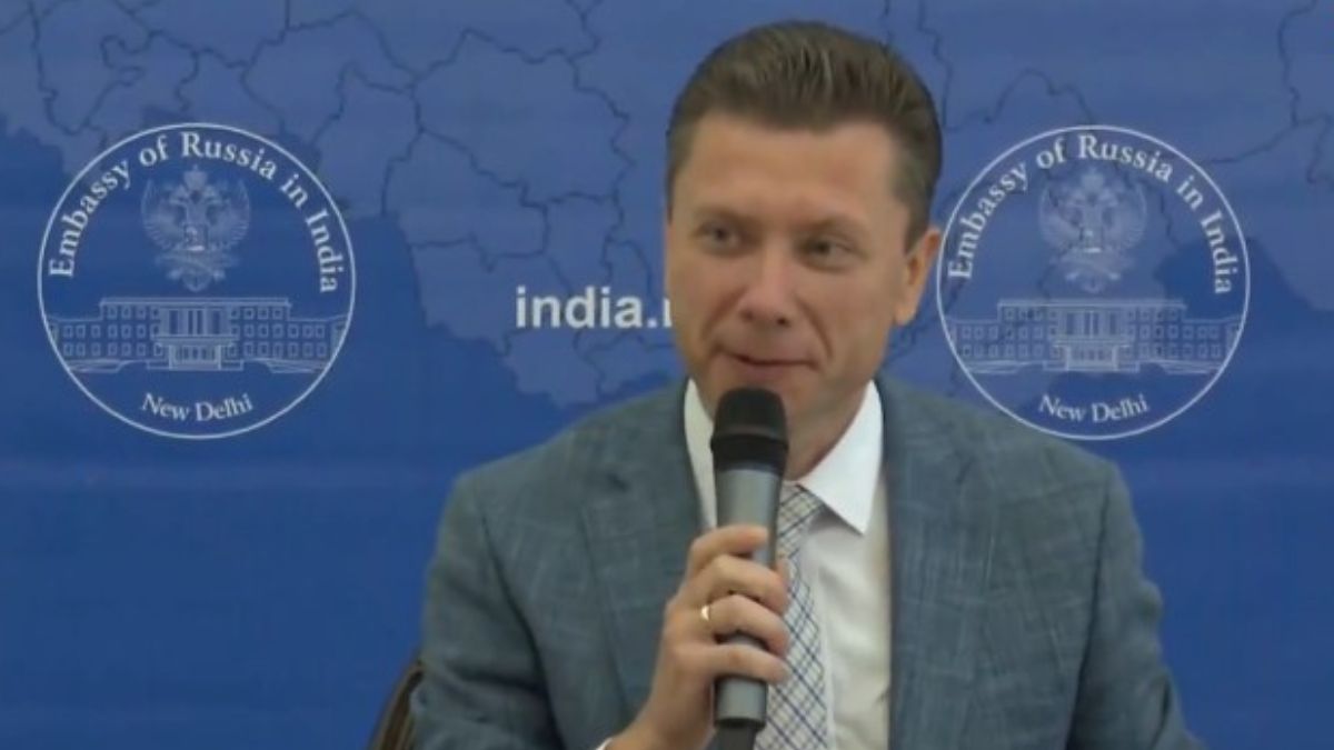 russian-diplomats-hindi-greeting-defence-of-indias-oil-imports-wins-praise-video