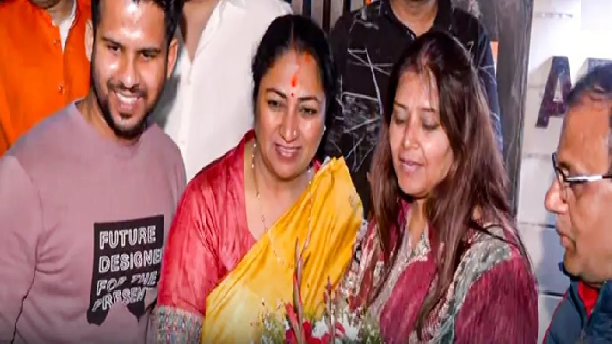 delhi-cm-rekha-gupta-attacked-during-jan-sunvai-at-her-civil-lines-residence-bjp-reacts