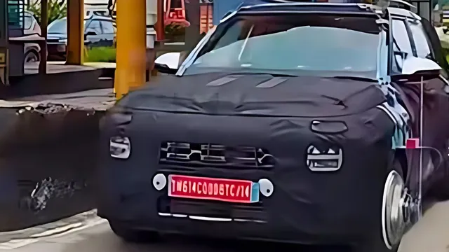 hyundai-venue-facelift-2025-spied-again-ahead-of-october-24-launch-heres-what-to-expect