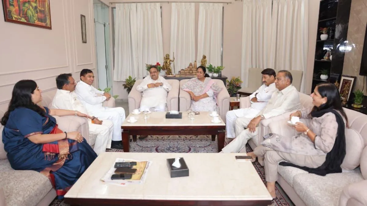 delhi-cm-attacked-day-after-assault-rekha-gupta-interacts-with-union-ministers-mp-see-pics