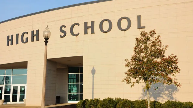 israel-school-teacher-fired-and-banned-for-sex-and-one-time-threesome-with-two-17-year-old-students