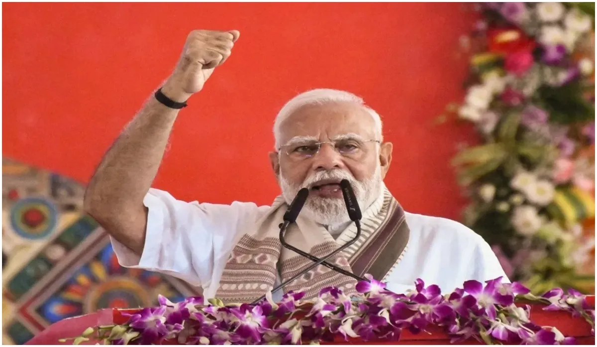 pm-modi-defends-bill-to-sack-jailed-pm-cms-in-bihar-rally-if-govt-employees-lose-job-after-arrest-why-not-pm-and-cm