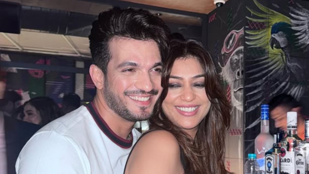 arjun-bijlani-laughs-off-divorce-rumours-drops-loved-up-photos-with-wife-neha-swami