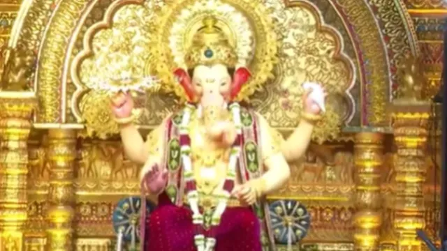 mumbai-lalbaugcha-rajas-first-look-unveiled-ahead-of-ganeshotsav-2025-watch