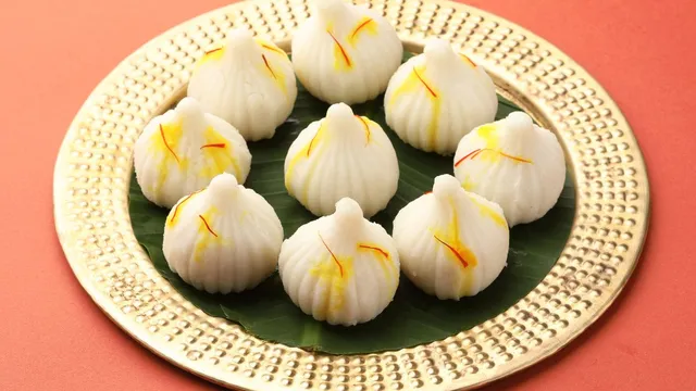 ganesh-chaturthi-2025-how-to-make-perfect-ukadiche-modak-at-home