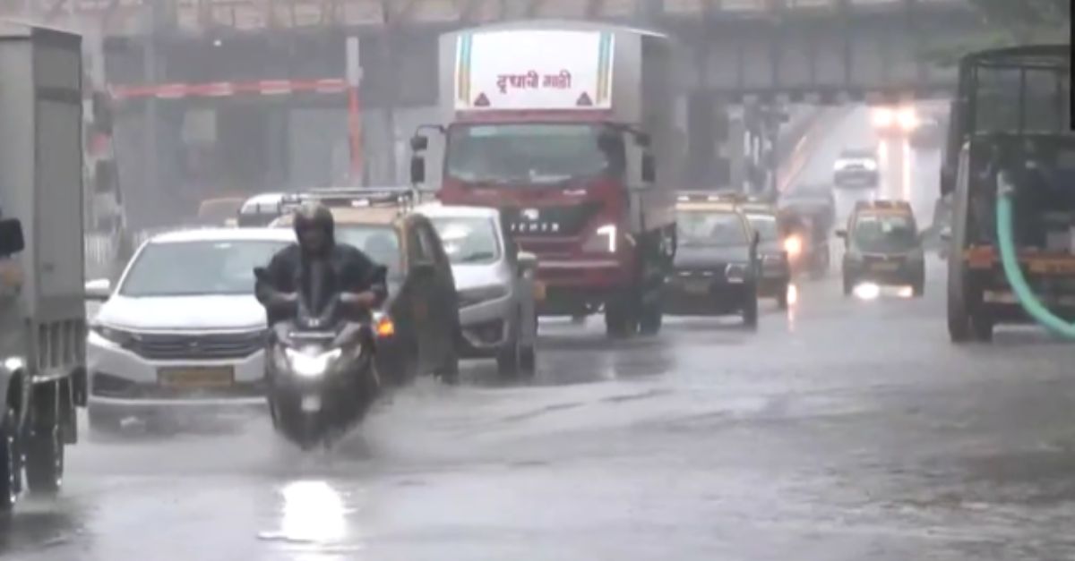 mumbai-weather-heavy-rain-hits-city-waterlogging-reported-in-multiple-localities-imd-issues-alert-check-affected-areas-and-forecast