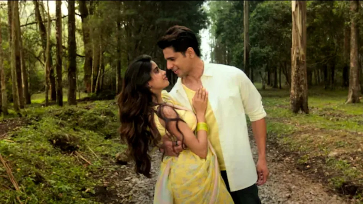 param-sundari-advance-booking-day-1-will-sidharth-malhotra-janhvi-kapoor-rom-com-hit-double-digit-opening-after-saiyaara-wave
