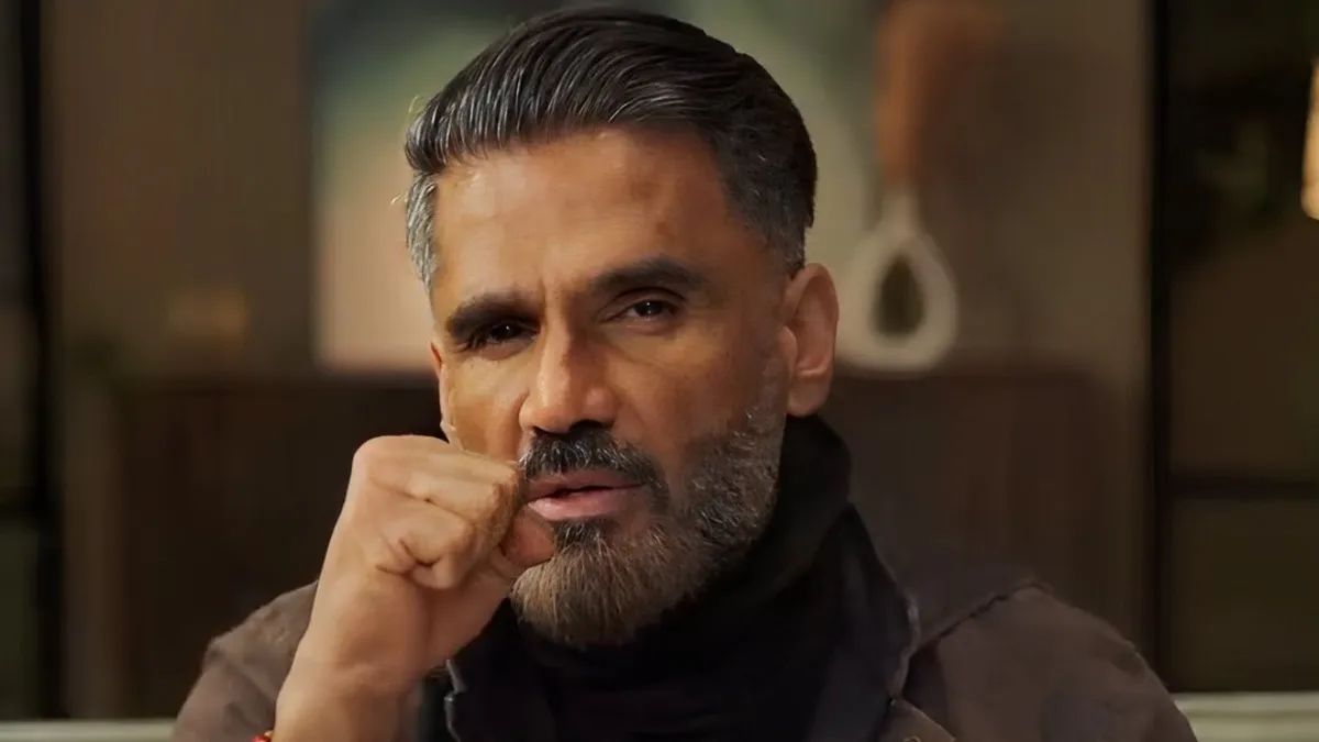 suniel-shetty-loses-cool-on-stage-after-mimicry-attempt-goes-wrong-itna-ghatiya-mimicry-maine-kabhi-dekha-hi-nahi-hai-video