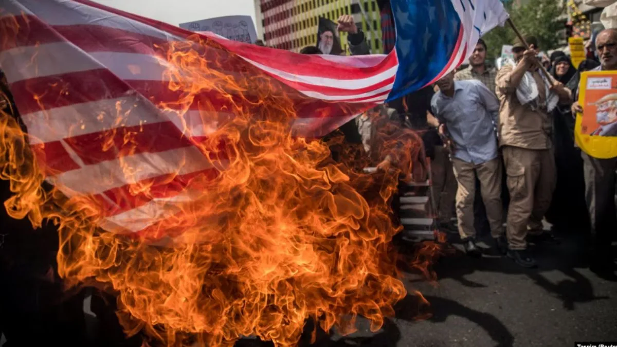 did-you-know-us-citizens-can-legally-burn-their-flag-what-america-constitution-says