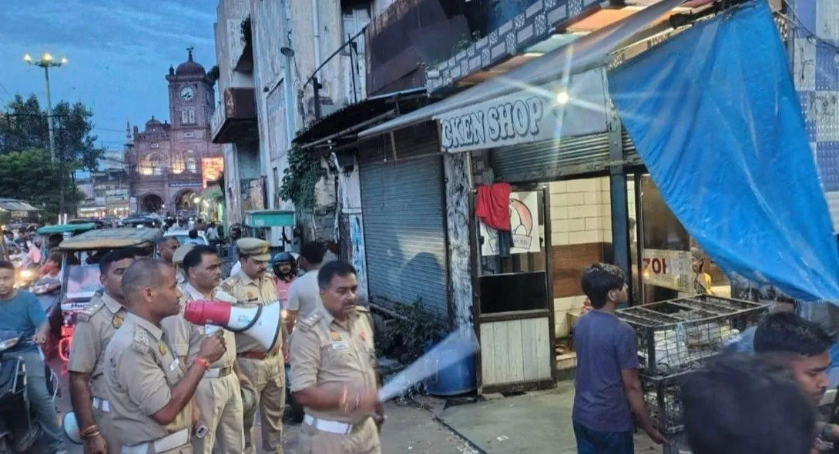 meerut-bulldozer-action-authorities-launch-encroachment-drive-at-ghantaghar-traders-stage-protest