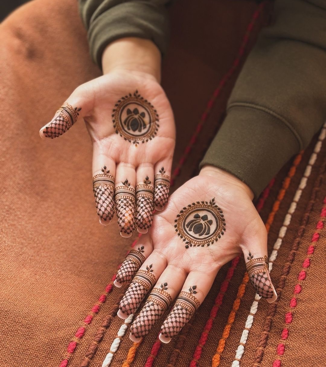 Minimalist Mehndi Design