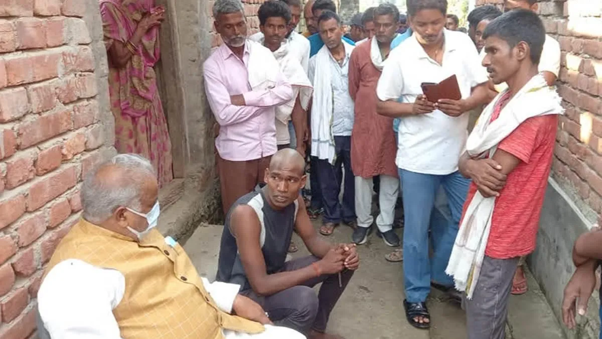 minister-and-mla-forced-to-flee-as-mob-attacks-during-condolence-visit-in-nalanda