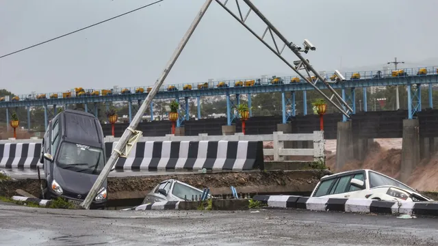 jammu-weather-heavy-rain-in-doda-kathua-rajouri-kishtwar-ramban-reasi-srinagar-udhampur-jammu-weather-news-jammu-rains-tawi-bridge-traffic-disruptions-in-jammu