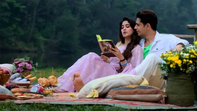 param-sundari-advance-booking-day-1-will-sidharth-malhotra-janhvi-kapoor-rom-com-hit-double-digit-opening-after-saiyaara-wave