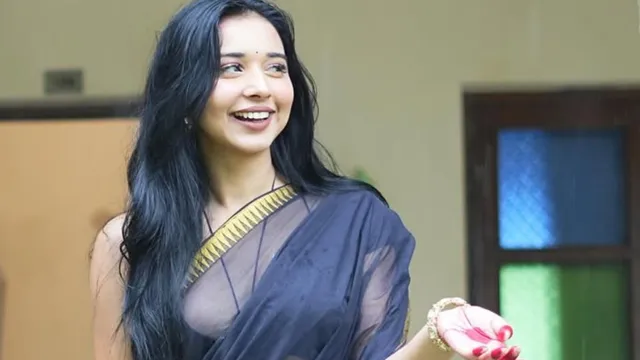 bigg-boss-19-nominated-contestant-tanya-mittal-has-over-800-sarees-says-decided-on-changing-3-sarees-every-day