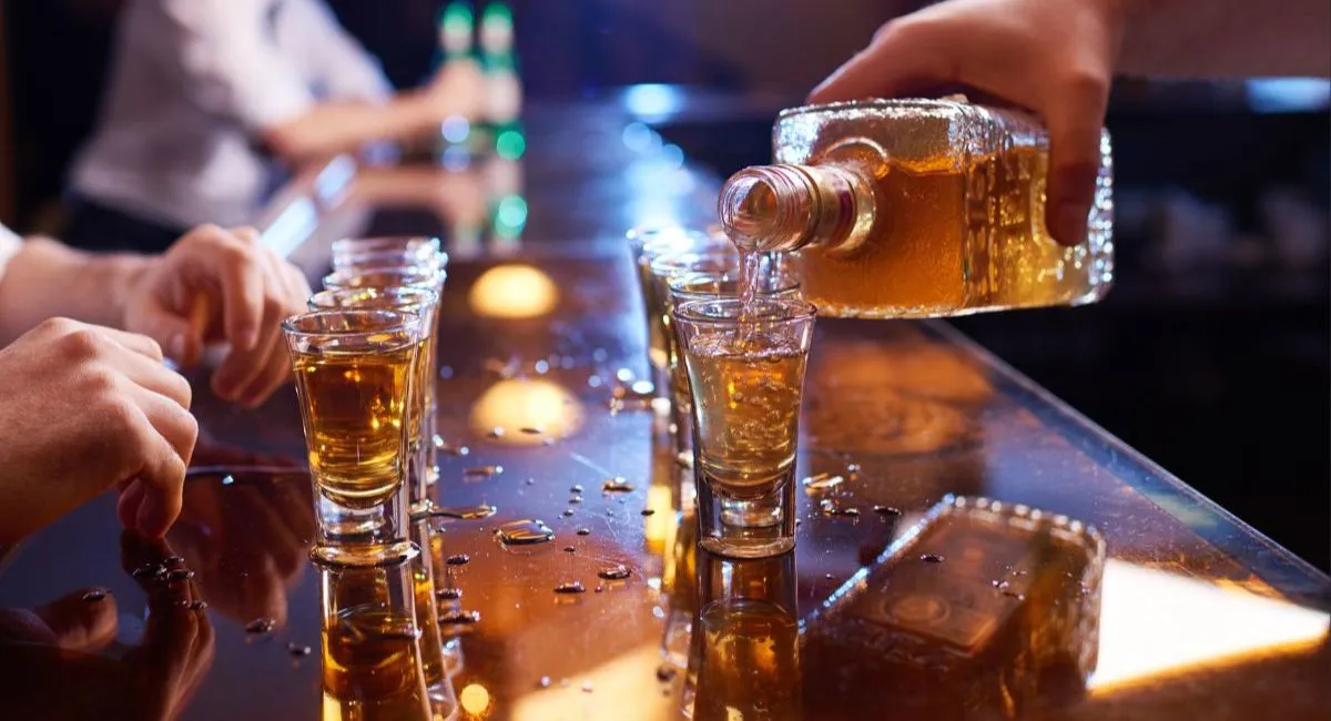 greater-noida-news-dm-plans-joint-team-to-curb-illegal-sale-of-liquor-tobacco-strict-action-near-schools-colleges