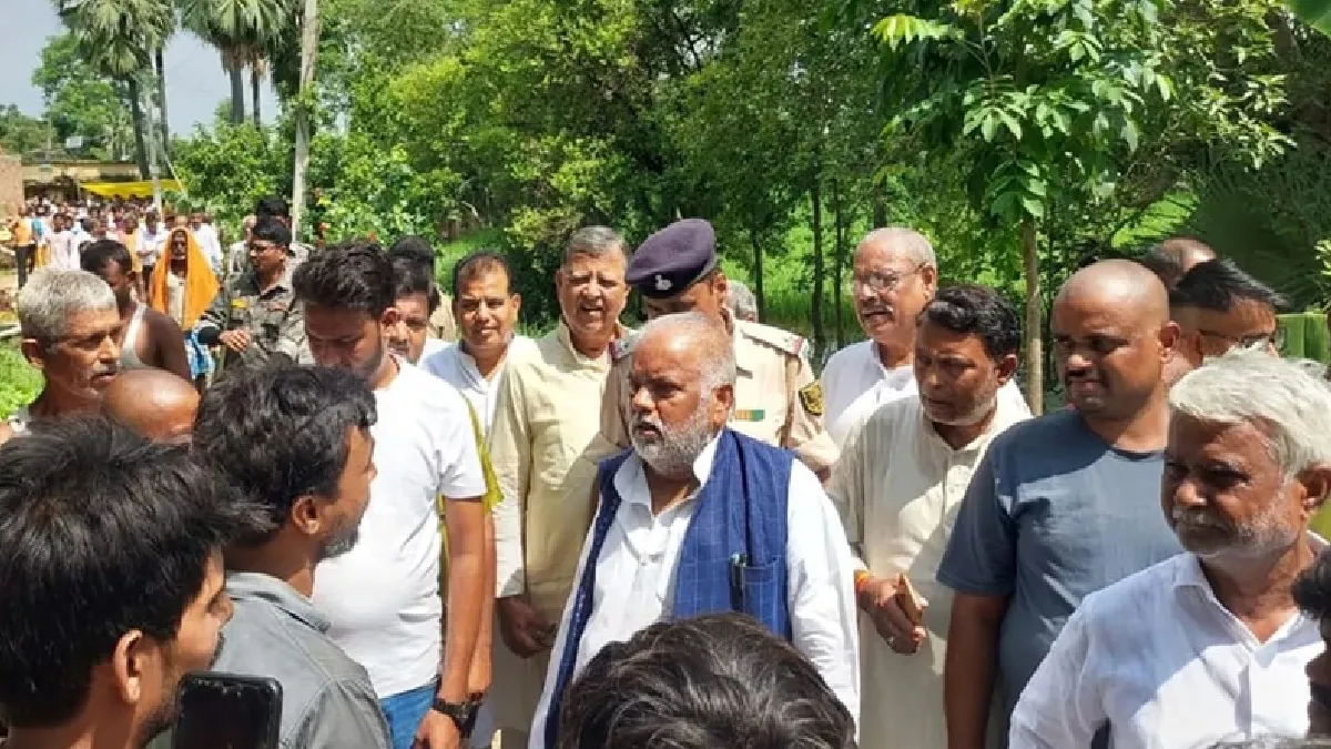 nalanda-road-accident-locals-attack-bihar-minister-shravan-kumar-bodyguard-among-several-injured-check-what-angered-them