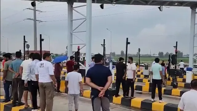 uer2-mundka-bakkarwala-toll-protest-by-locals-check-toll-rates-on-delhi-third-ring-road