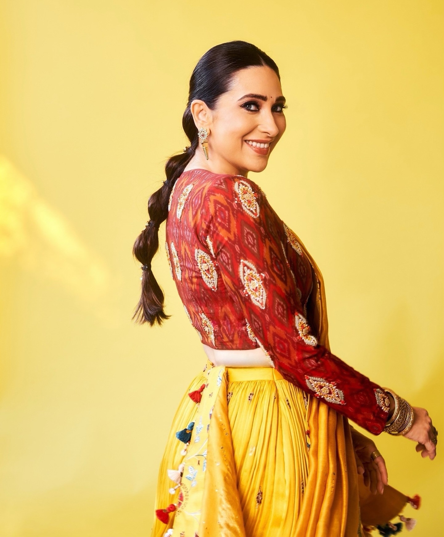 karisma kapoor hairdo
