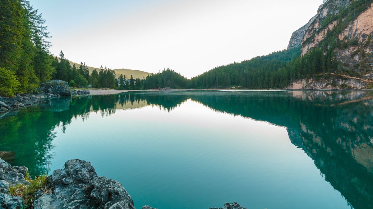 top 10 largest freshwater lakes in the world (2)