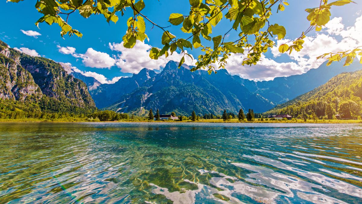 top 10 largest freshwater lakes in the world (3)