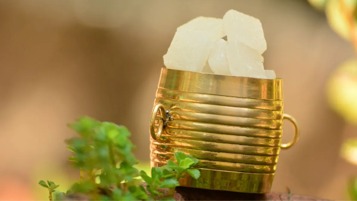 6-smart-ways-to-use-camphor-at-home-to-remove-musty-smell-this-rainy-season