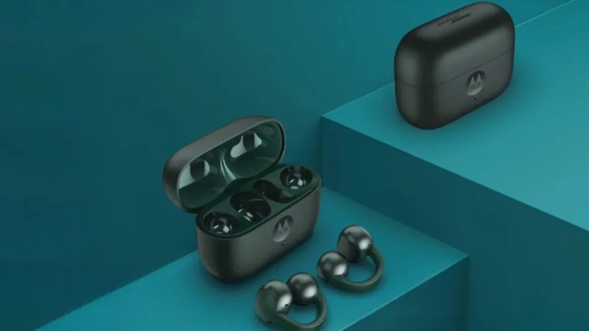 motorola-brings-moto-buds-loop-and-moto-buds-bass-to-india-with-long-battery-life