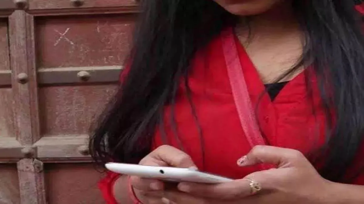 revenge-over-drainage-dispute-up-teen-creates-fake-ids-to-post-obscene-content-of-girls