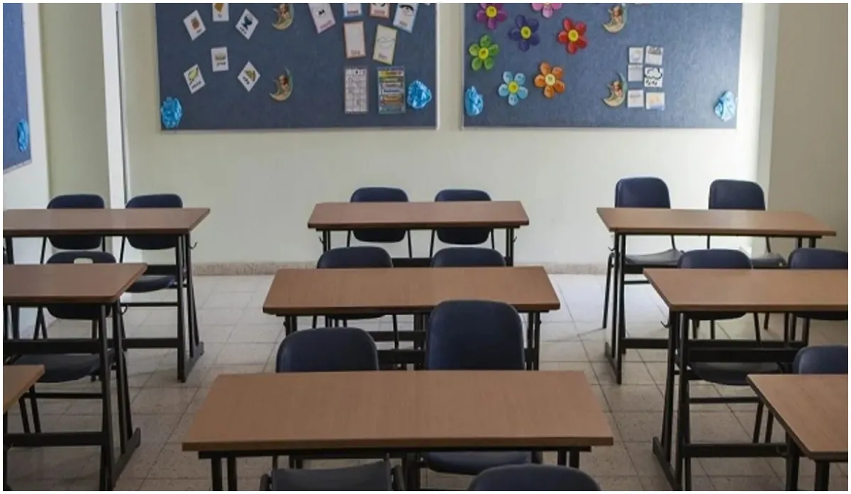 karnataka-class-9-student-sexually-assaulted-by-unidentified-man-gives-birth-in-school-toilet