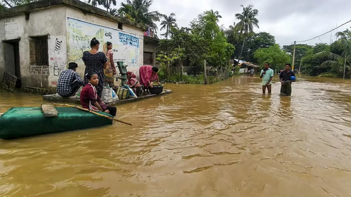 odisha-foods-100-villages-remain-submerged-for-5th-day-as-rain-fury-continues