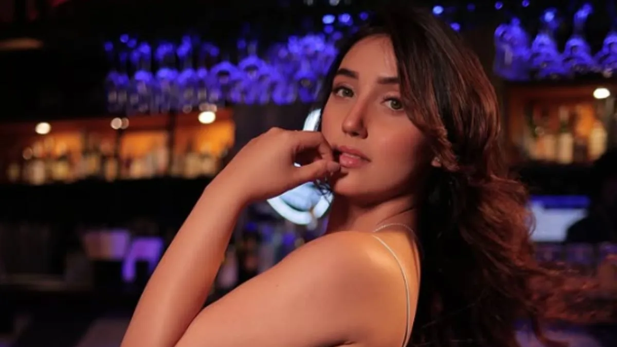 bigg-boss-19-ashnoor-kaur-reveals-she-worked-for-30-hours-a-day-when-she-was-6-i-fainted-on-set