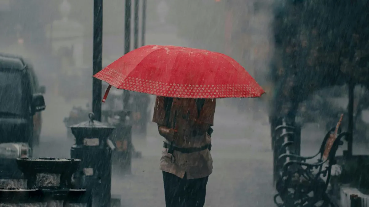 delhi-weather-update-imd-predicts-heavy-rain-thunderstorm-in-national-capital-noida-ghaziabad-gurugram-on-monday