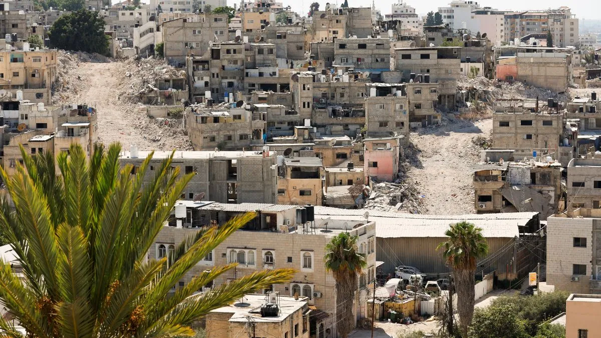 tensions-soar-in-yemen-houthis-detain-un-staff-storm-agencies-after-israeli-strikes-kill-yemeni-pm