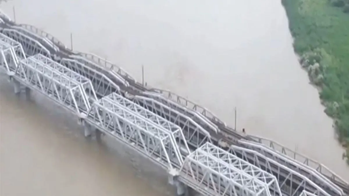 flood-alert-in-delhi-up-haryana-water-in-hathnikund-barrage-at-peak-amid-incessant-rain-check-advisory