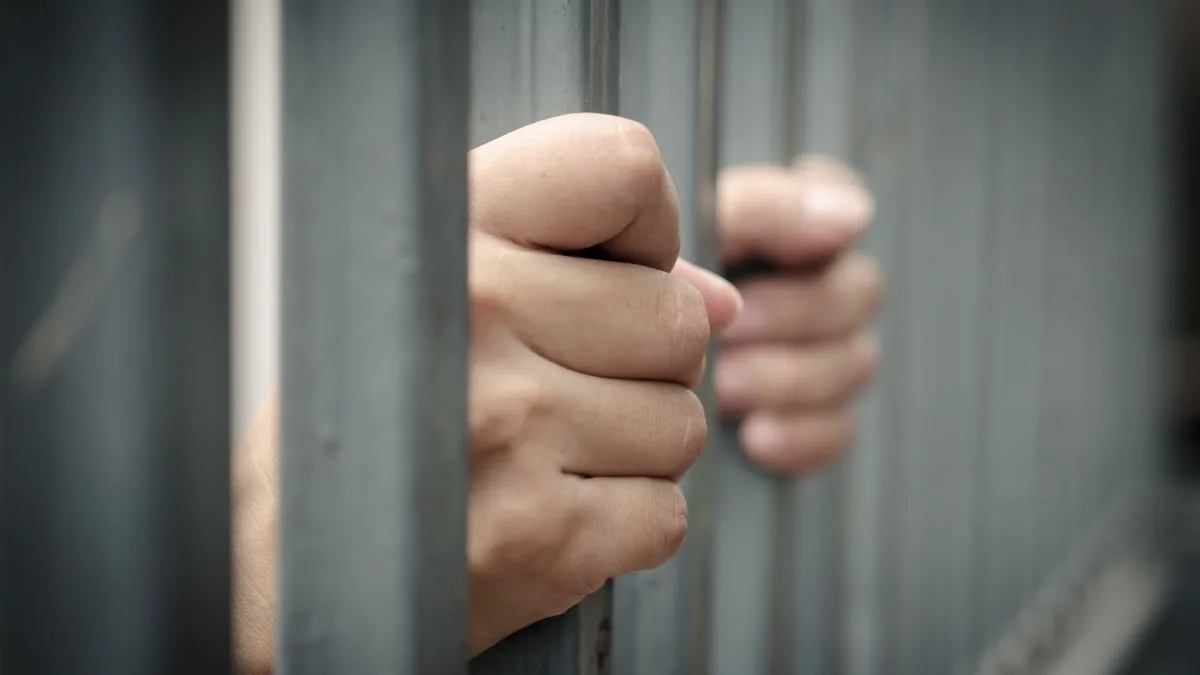 mumbai-cop-penalised-rs-2-lakh-after-uk-national-serves-6-years-in-unlawful-detention