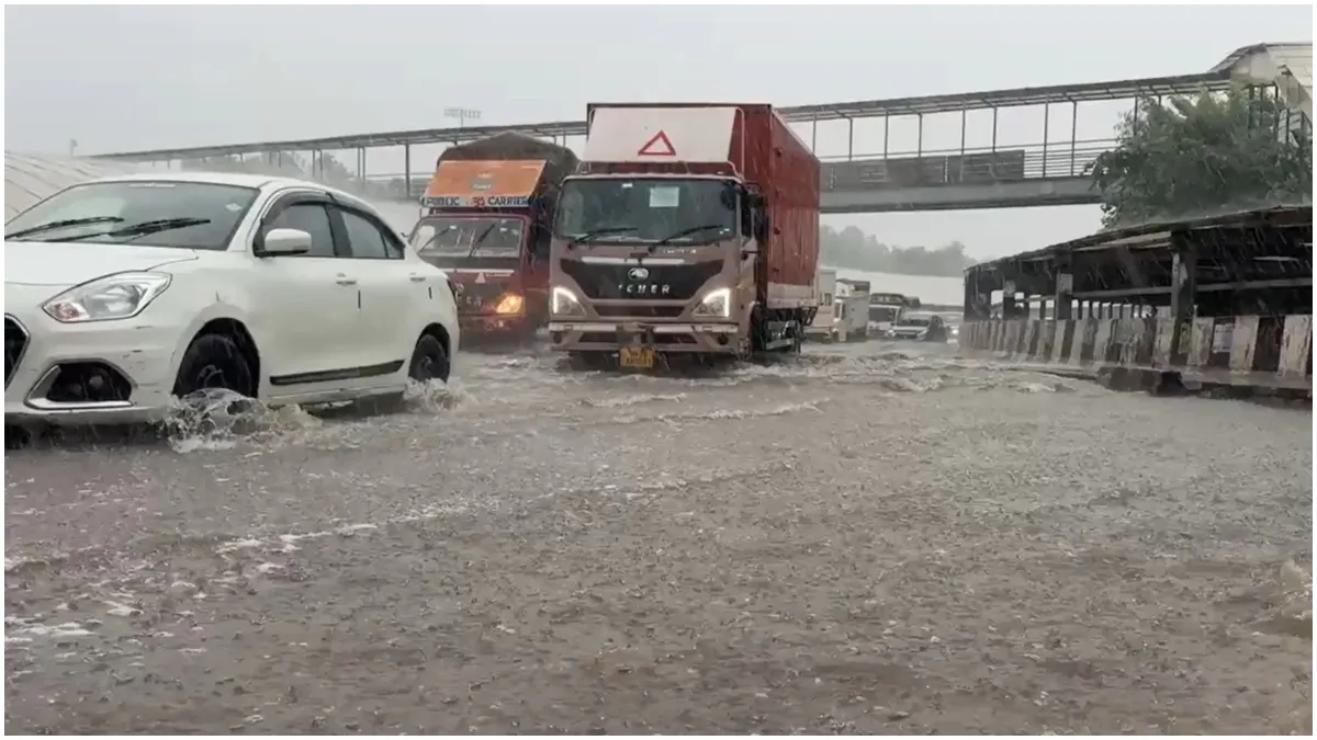 gurugram-dc-issues-advisory-for-offices-and-schools-as-city-receives-100-mm-rainfall-in-3-hours-work-from-home-online-classes